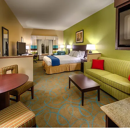 Hampton Inn & Suites Red Bluff-3